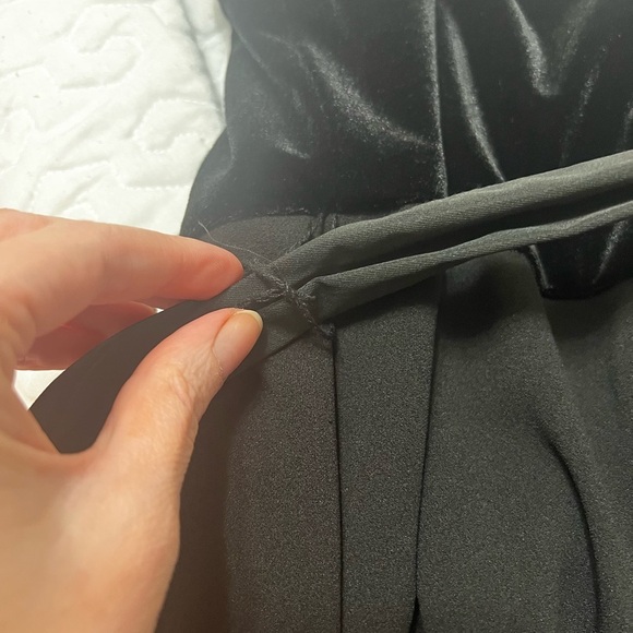 Lauren Ralph Lauren Velvet-Crepe
Sleeveless Jumpsuit 18 Black - Picture 3 of 16